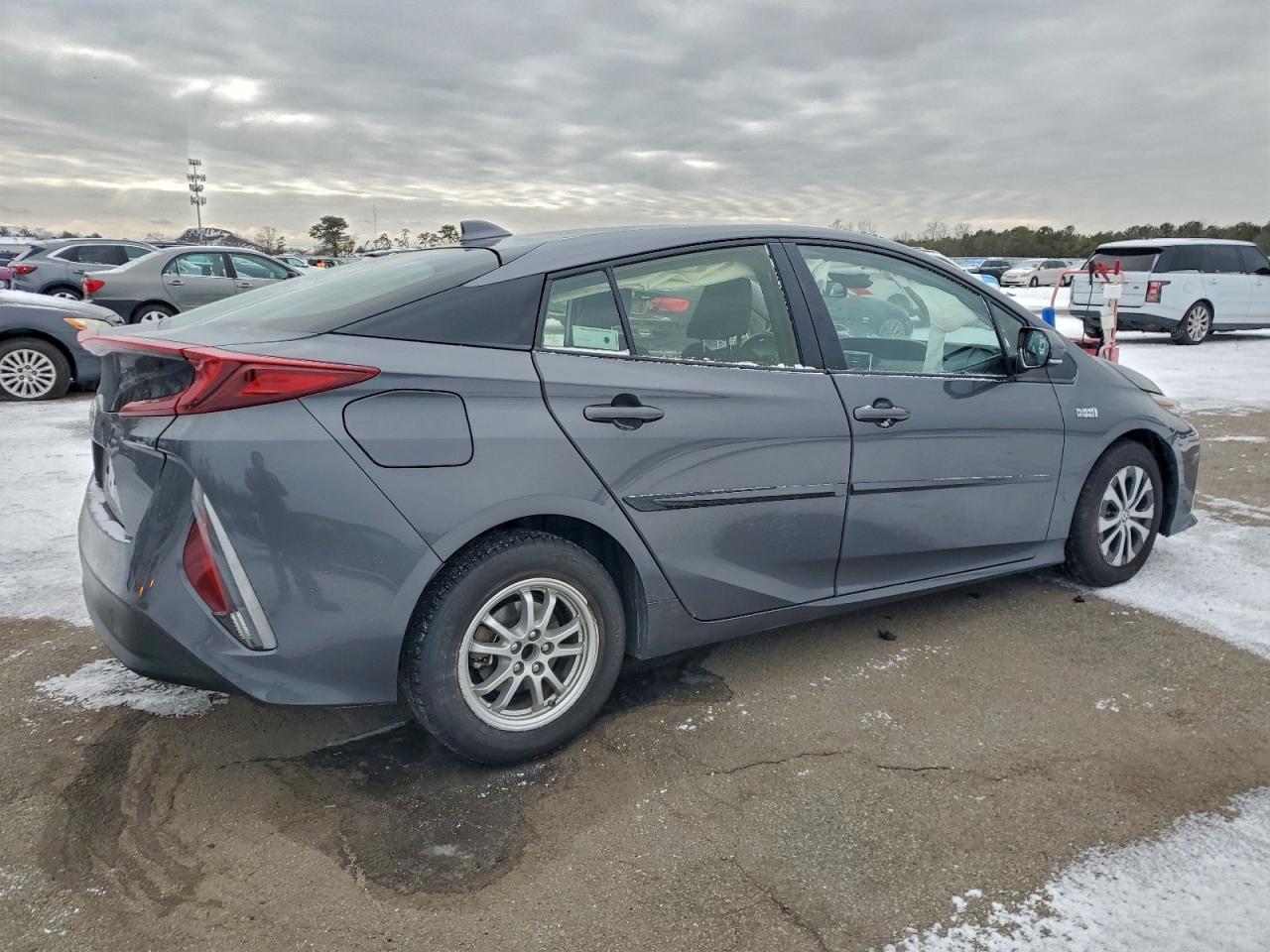 Toyota Prius Le Image 2