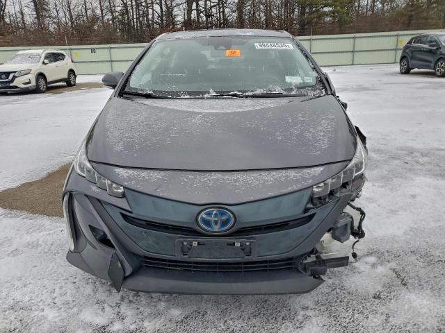 Toyota Prius Le Image 11