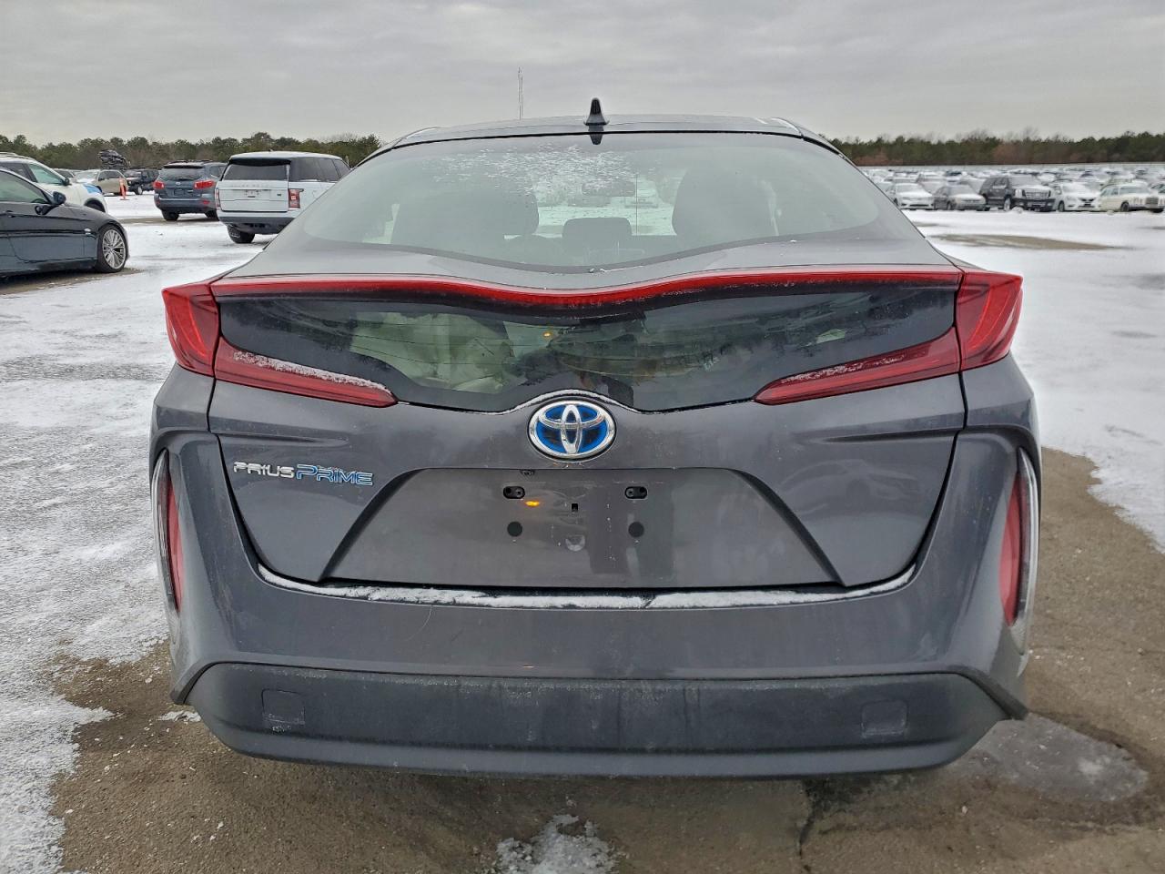 Toyota Prius Le Image 4