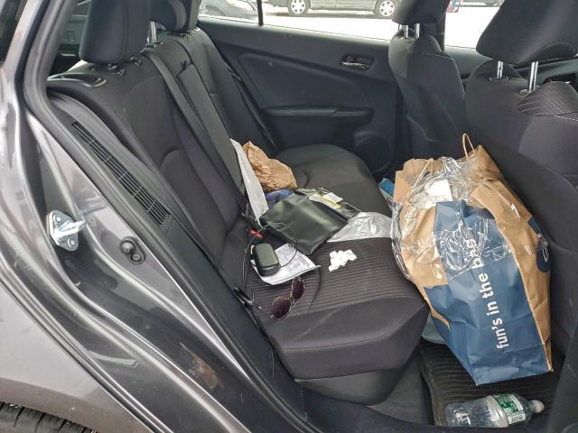 Toyota Prius Le Image 10