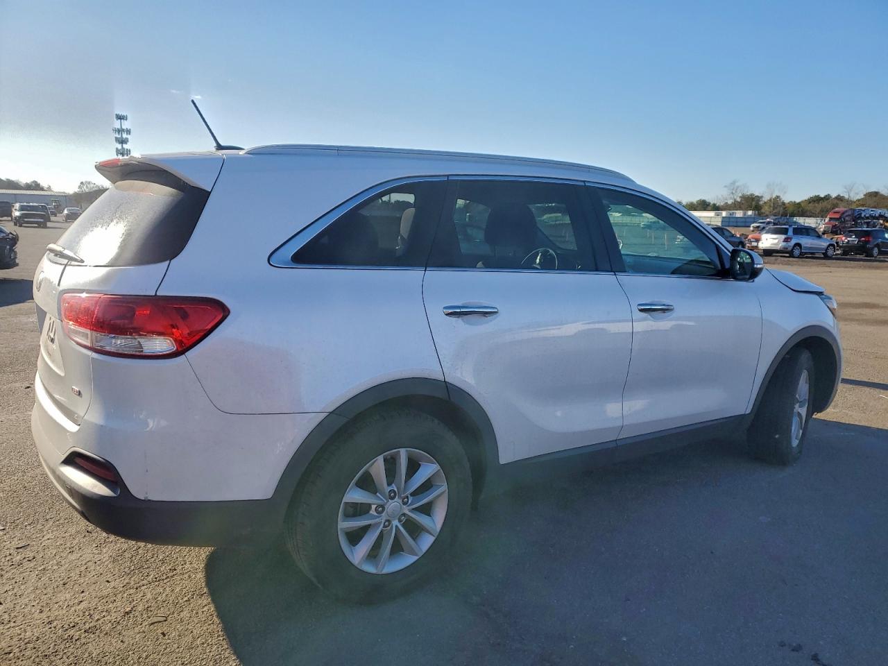 Kia Sorento Lx Image 2