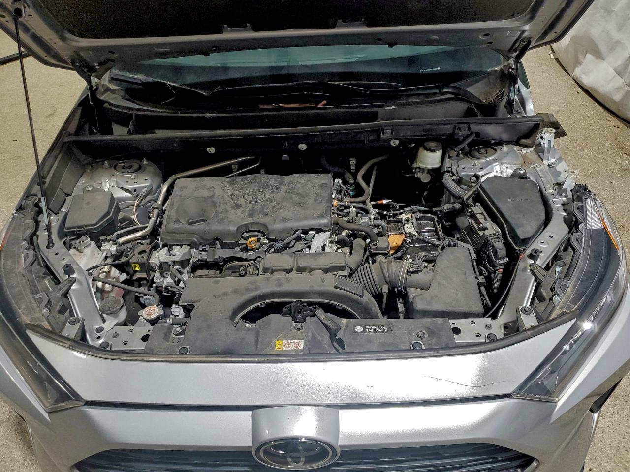 Toyota RAV4 Le Image 9