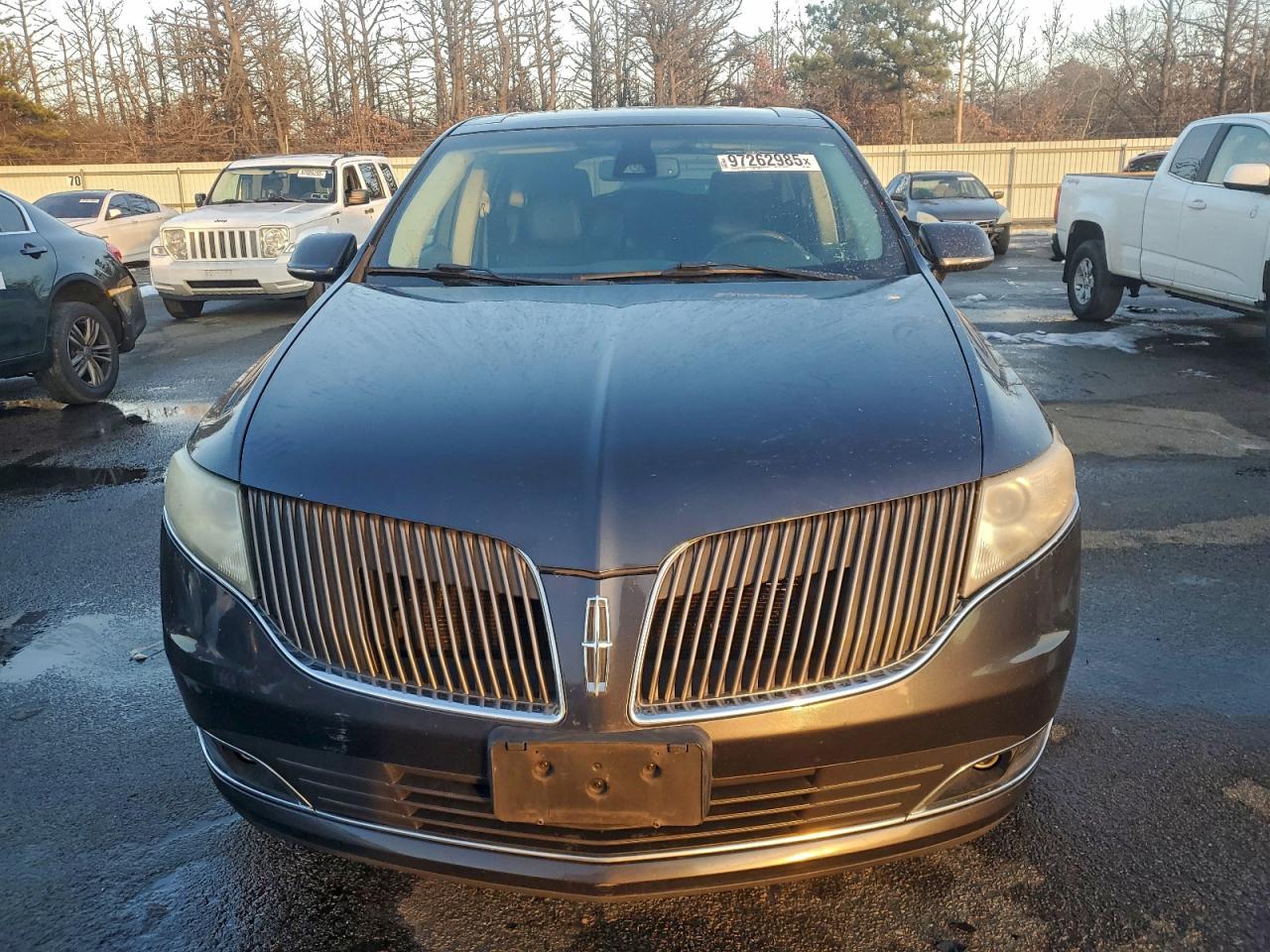 Lincoln MKT Image 5