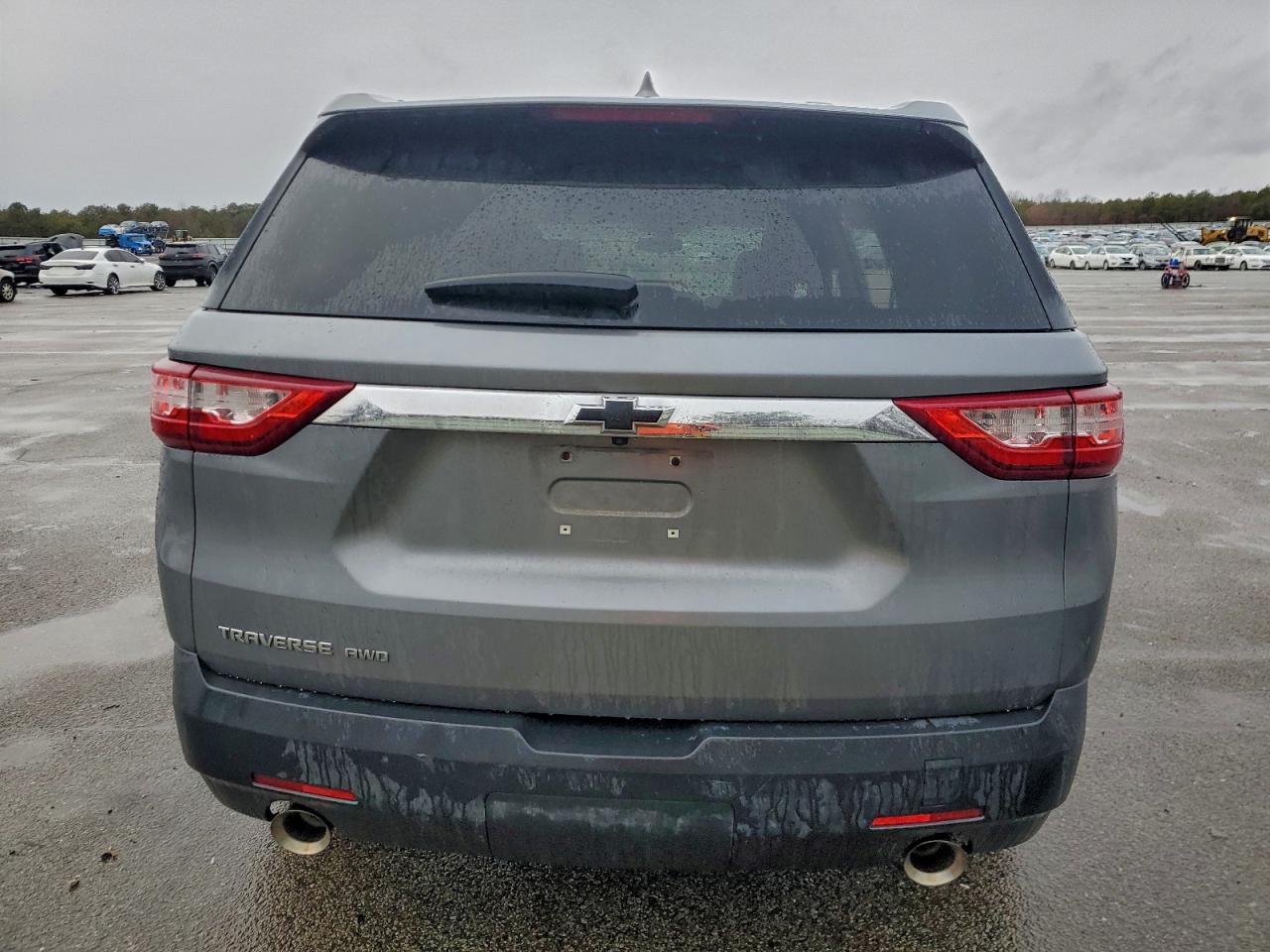 Chevrolet Traverse Ls Image 8