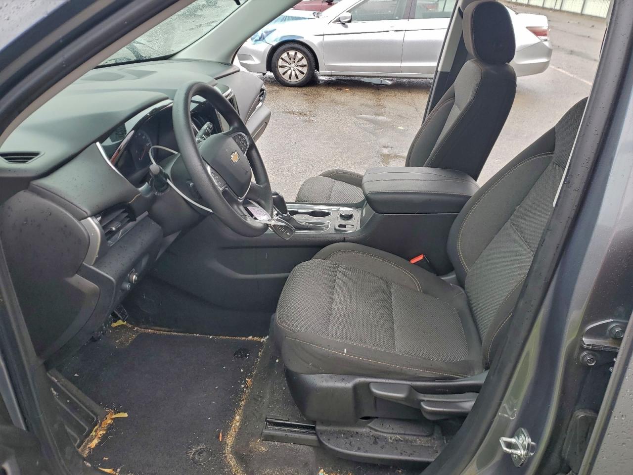 Chevrolet Traverse Ls Image 3