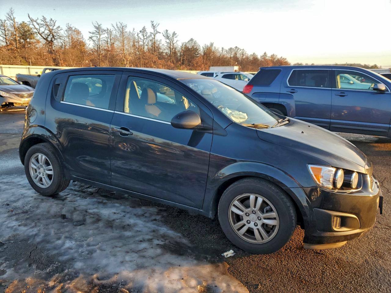 Chevrolet Sonic Lt Image 5