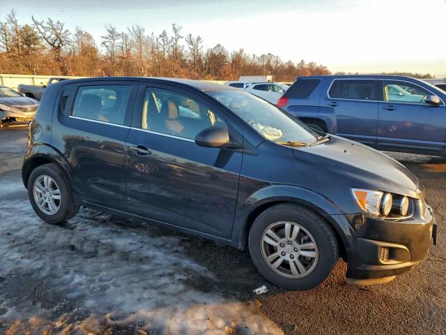 Chevrolet Sonic Lt Image 5