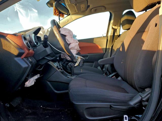 Chevrolet Sonic Lt Image 6